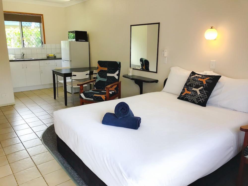 Paradise Court Holiday Units Airlie Beach Exterior photo